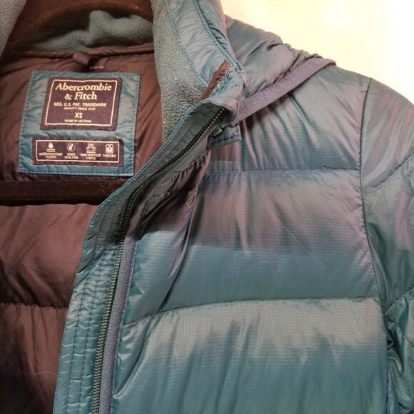 Abercrombie and Fitch Women's Lightweight Puffer Jacket Size XS - Picture 3 of 5